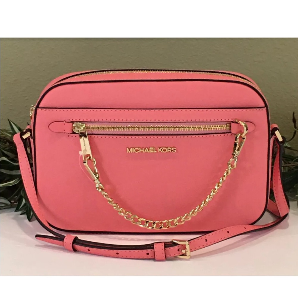 New with tagsMichaelKorsJetSetCrossbodyGrapefruitSaffianoLeather L9.5"xH 7"xW 2”